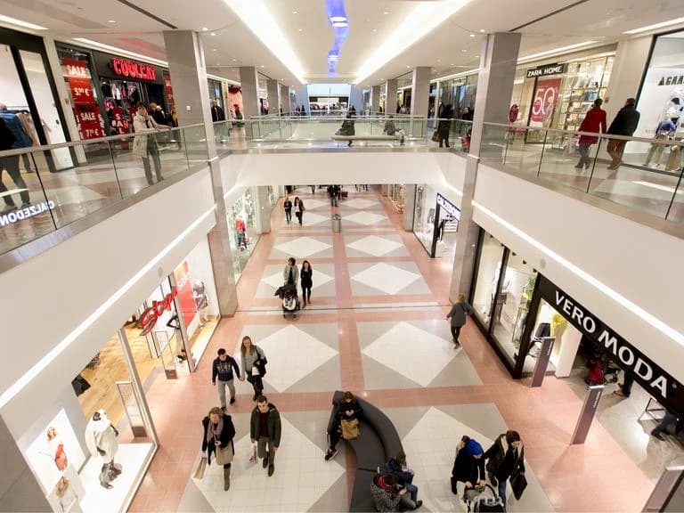 De winkelgalerij van Wijnegem Shopping Center